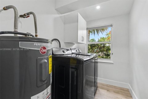 House in Fort Lauderdale, Florida 3 bedrooms, 123.56 sq.m. № 2077418 - photo 21