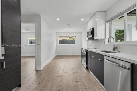 House in Fort Lauderdale, Florida 3 bedrooms, 123.56 sq.m. № 2077418 - photo 11