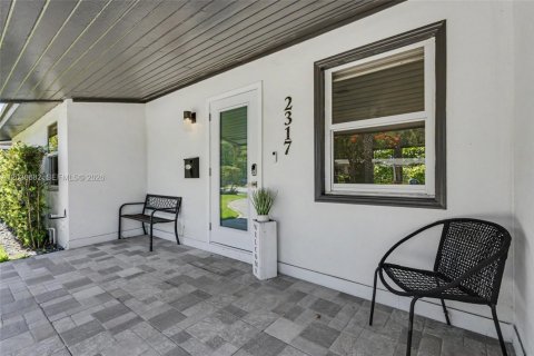 House in Fort Lauderdale, Florida 3 bedrooms, 123.56 sq.m. № 2077418 - photo 2