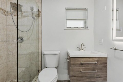 House in Fort Lauderdale, Florida 3 bedrooms, 123.56 sq.m. № 2077418 - photo 20