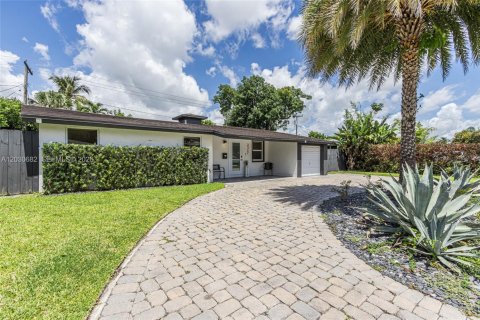 House in Fort Lauderdale, Florida 3 bedrooms, 123.56 sq.m. № 2077418 - photo 4