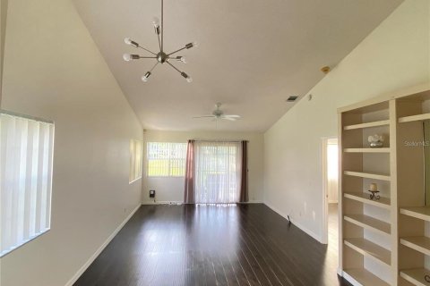 Townhouse in Apopka, Florida 2 bedrooms, 105.91 sq.m. № 2237505 - photo 6