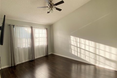 Townhouse in Apopka, Florida 2 bedrooms, 105.91 sq.m. № 2237505 - photo 10