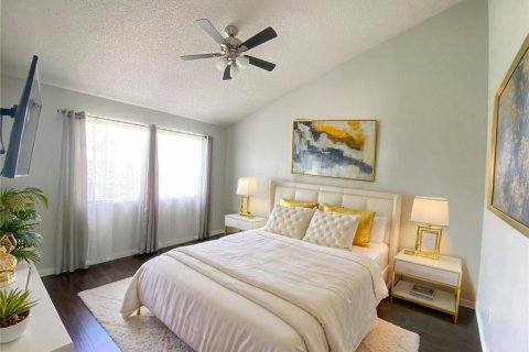 Townhouse in Apopka, Florida 2 bedrooms, 105.91 sq.m. № 2237505 - photo 11