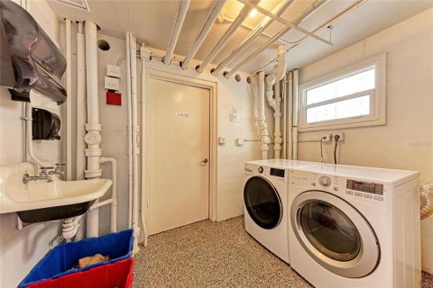 Condo in Sarasota, Florida, 2 bedrooms  № 1749592 - photo 28