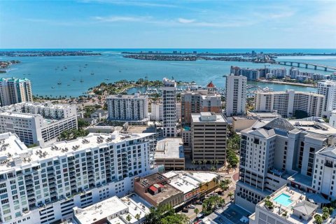 Condo in Sarasota, Florida, 2 bedrooms  № 1749592 - photo 3
