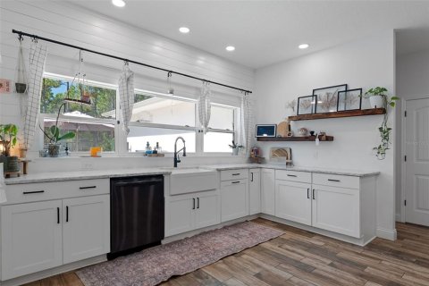 Villa ou maison à vendre à Wildwood, Floride: 4 chambres, 226.96 m2 № 2398519 - photo 18