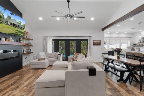 Villa ou maison à vendre à Wildwood, Floride: 4 chambres, 226.96 m2 № 2398519 - photo 11