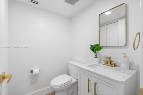 Condo in Aventura, Florida, 2 bedrooms № 2185861 - photo 26