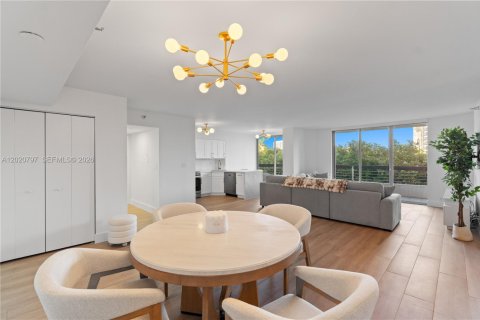 Condo in Aventura, Florida, 2 bedrooms № 2185861 - photo 14