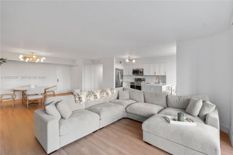 Condo in Aventura, Florida, 2 bedrooms № 2185861 - photo 5