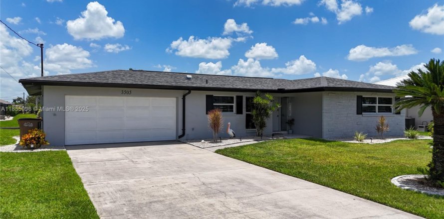 Villa ou maison à Cape Coral, Floride 3 chambres № 1981323