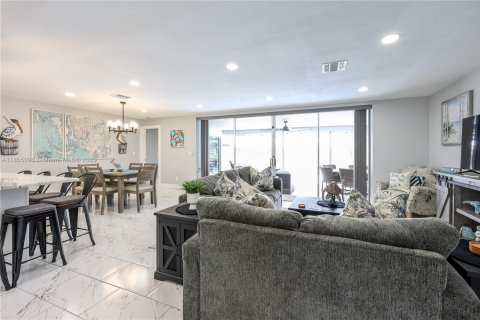 Villa ou maison à vendre à Cape Coral, Floride: 3 chambres № 1981323 - photo 5