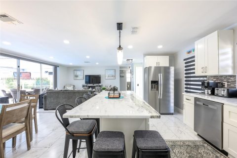 Villa ou maison à vendre à Cape Coral, Floride: 3 chambres № 1981323 - photo 24