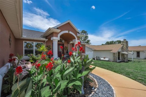 House in Spring Hill, Florida 3 bedrooms, 153.85 sq.m. № 2151864 - photo 3