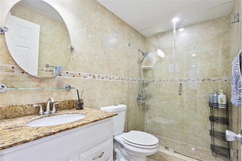 Condo in Hialeah, Florida, 2 bedrooms  № 1951839 - photo 20