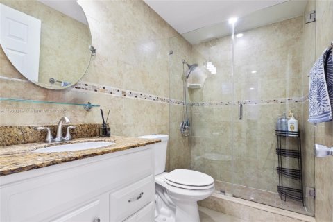 Condo in Hialeah, Florida, 2 bedrooms  № 1951839 - photo 19