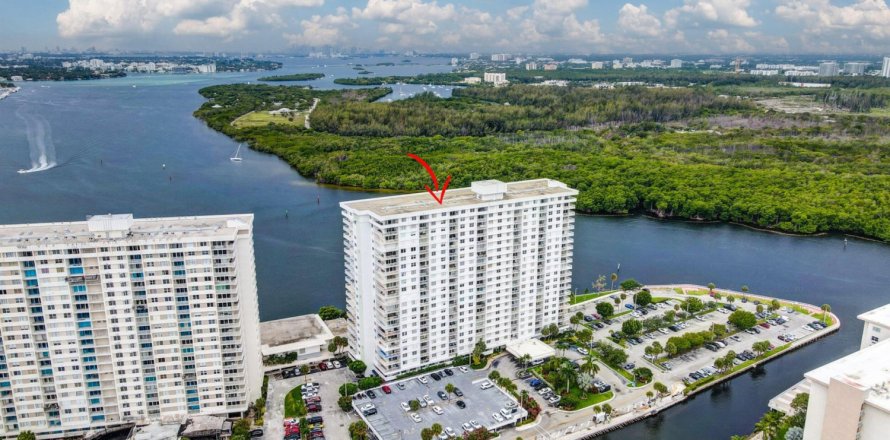 Condo in Sunny Isles Beach, Florida, 1 bedroom № 1070422