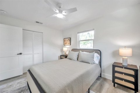 House in Largo, Florida 3 bedrooms, 104.89 sq.m. № 2235562 - photo 22