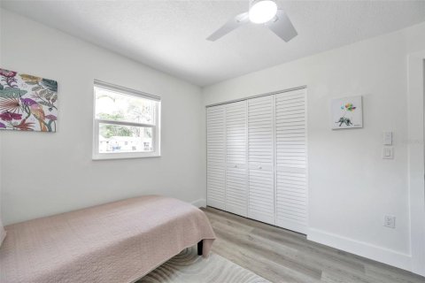 House in Largo, Florida 3 bedrooms, 104.89 sq.m. № 2235562 - photo 26