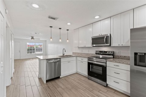 Condominio en venta en Oviedo, Florida, 2 dormitorios, 90.58 m2 № 1847209 - foto 9