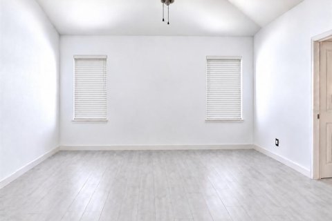 House in Wesley Chapel, Florida 3 bedrooms, 118.17 sq.m. № 2393825 - photo 7