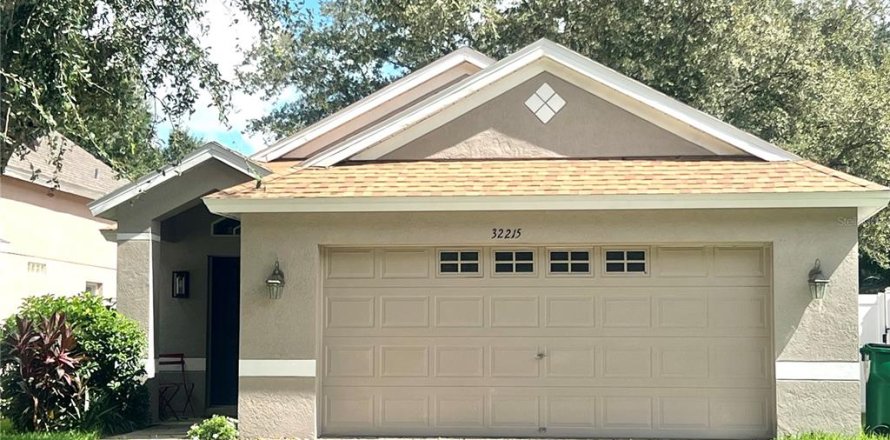 House in Wesley Chapel, Florida 3 bedrooms, 118.17 sq.m. № 2393825