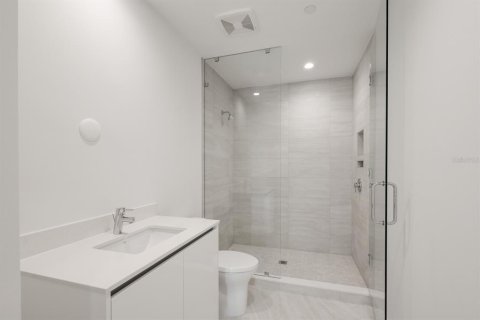 Condo in Sarasota, Florida, 2 bedrooms  № 1810809 - photo 22