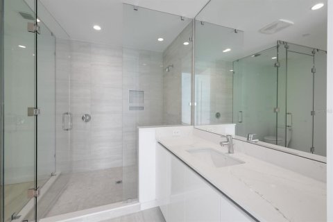 Condo in Sarasota, Florida, 2 bedrooms  № 1810809 - photo 18
