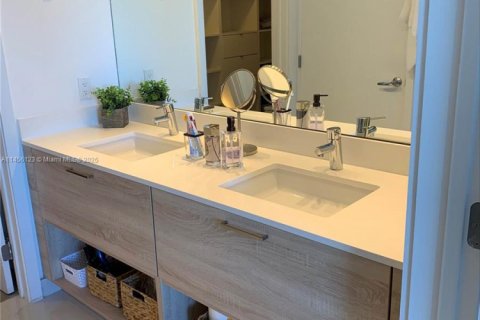 Condominio en venta en North Miami Beach, Florida, 2 dormitorios, 104.33 m2 № 1694150 - foto 14