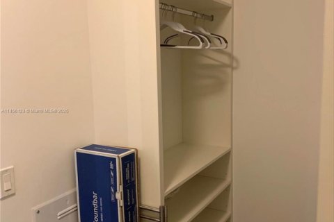 Condominio en venta en North Miami Beach, Florida, 2 dormitorios, 104.33 m2 № 1694150 - foto 10