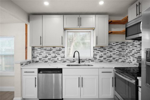 Casa en venta en Saint Petersburg, Florida, 3 dormitorios, 98.48 m2 № 1905943 - foto 6