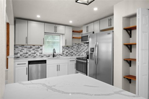 Casa en venta en Saint Petersburg, Florida, 3 dormitorios, 98.48 m2 № 1905943 - foto 5
