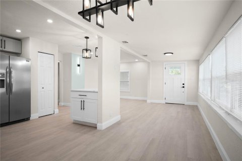 Casa en venta en Saint Petersburg, Florida, 3 dormitorios, 98.48 m2 № 1905943 - foto 9