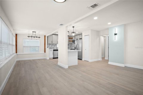 Casa en venta en Saint Petersburg, Florida, 3 dormitorios, 98.48 m2 № 1905943 - foto 3
