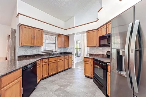 House in Kissimmee, Florida 4 bedrooms, 155.98 sq.m. № 1850929 - photo 17
