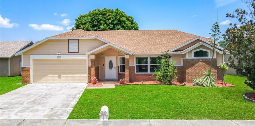 House in Kissimmee, Florida 4 bedrooms, 155.98 sq.m. № 1850929