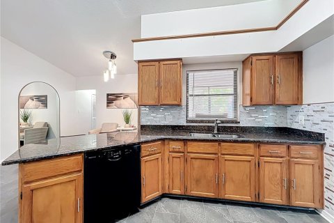 House in Kissimmee, Florida 4 bedrooms, 155.98 sq.m. № 1850929 - photo 21