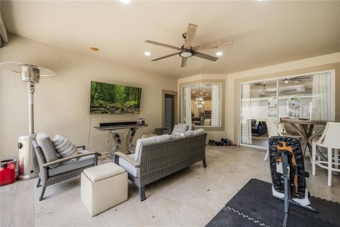 House in Apopka, Florida 5 bedrooms, 366.69 sq.m. № 2111608 - photo 16