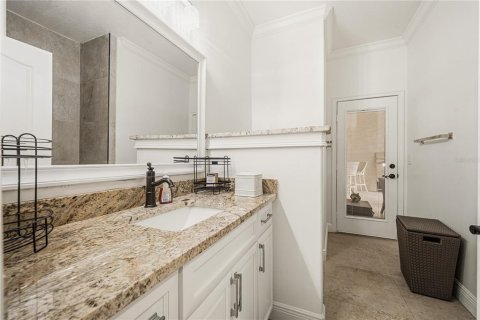 House in Apopka, Florida 5 bedrooms, 366.69 sq.m. № 2111608 - photo 29