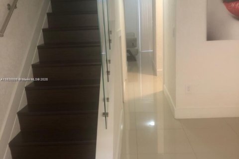 Adosado en venta en Sweetwater, Florida, 2 dormitorios, 76.64 m2 № 1992762 - foto 7