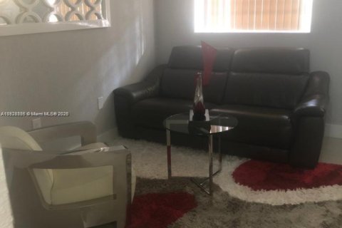 Adosado en venta en Sweetwater, Florida, 2 dormitorios, 76.64 m2 № 1992762 - foto 8