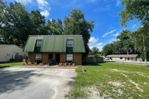 Commercial property in Gainesville, Florida 4 bedrooms, 187.29 sq.m. № 1838099 - photo 2