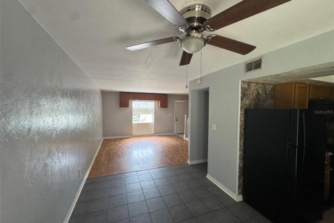 Commercial property in Gainesville, Florida 4 bedrooms, 187.29 sq.m. № 1838099 - photo 6