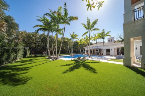 House in Pinecrest, Florida 6 bedrooms, 716.18 sq.m. № 1978245 - photo 6