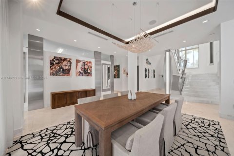 House in Pinecrest, Florida 6 bedrooms, 716.18 sq.m. № 1978245 - photo 21