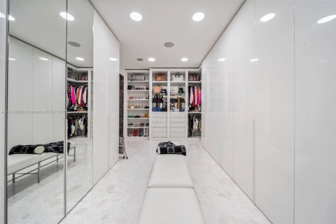 House in Pinecrest, Florida 6 bedrooms, 716.18 sq.m. № 1978245 - photo 26