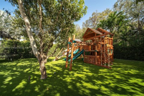 House in Pinecrest, Florida 6 bedrooms, 716.18 sq.m. № 1978245 - photo 30