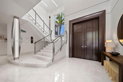 House in Pinecrest, Florida 6 bedrooms, 716.18 sq.m. № 1978245 - photo 17