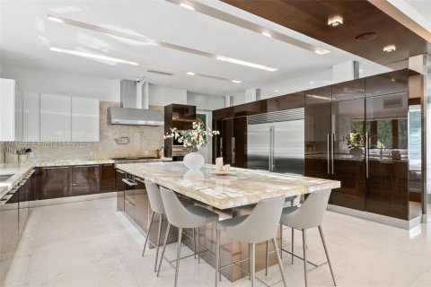 House in Pinecrest, Florida 6 bedrooms, 716.18 sq.m. № 1978245 - photo 7